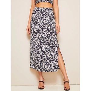 Midi Slit Hem Daisy Print Skirt